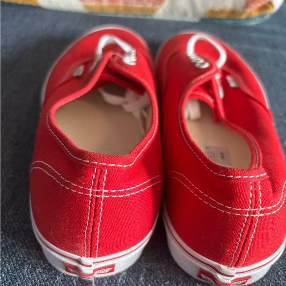 Vans Authentic Icon Men’s Red Canvas Shoes size 10.5M/12W BRAND NEW IN BOX - Picture 3 of 13